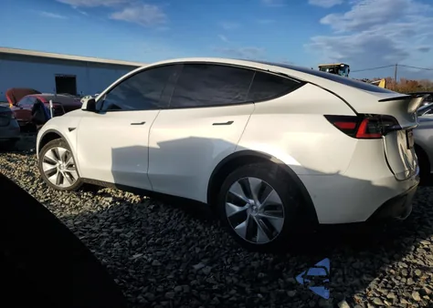 2021 Tesla Model Y z USA, uszkodzony, nr VIN 5YJYGDEE0MF185913